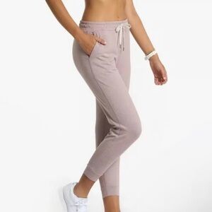 Vuori Women’s Performance Joggers size S light pink